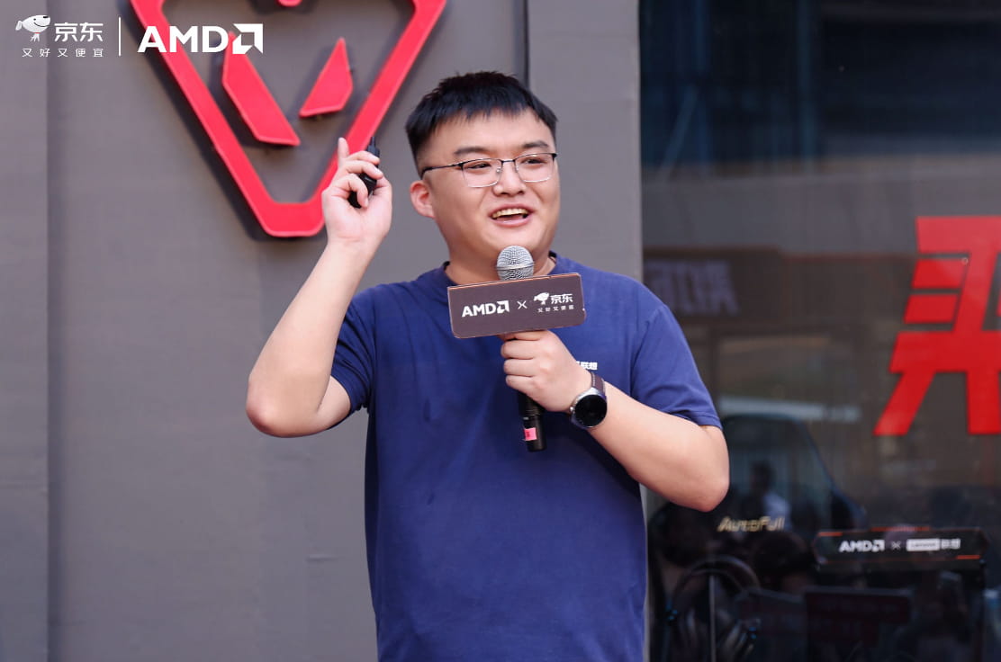 联想集团消费业务西南战区培训经理任毅登台分享